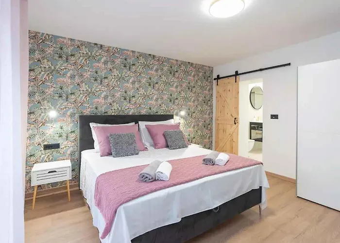 Holiday home With Pool In Grizane 51280