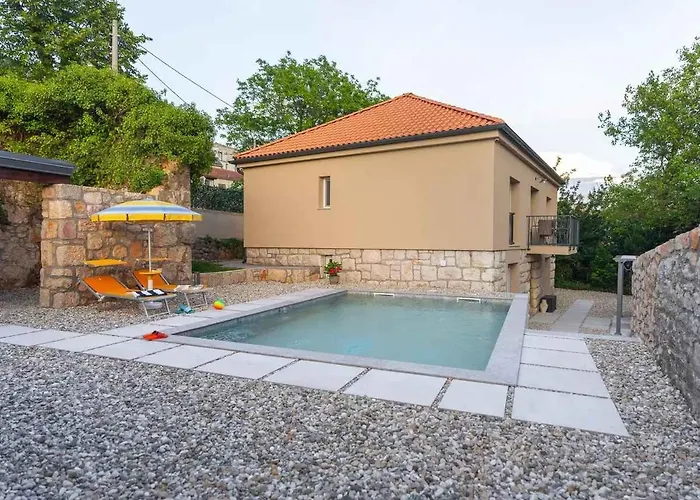 With Pool In Grizane 51280 Tatil Evi Grižane