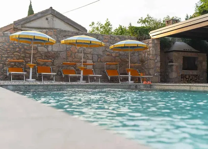 Tatil Evi With Pool In Grizane 51280