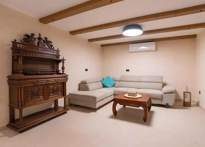 Tatil Evi With Pool In Grizane 51280