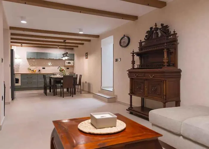 With Pool In Grizane 51280 Tatil Evi *